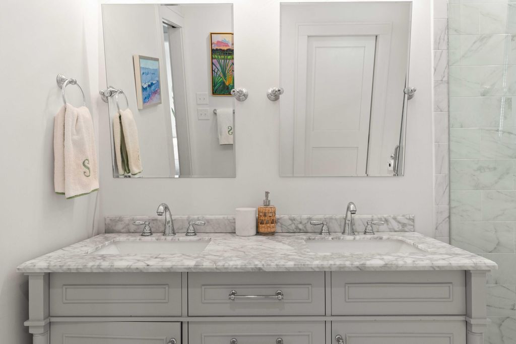 Image 19 of property listing at 237 Gordon Street, Charleston, SC 29403