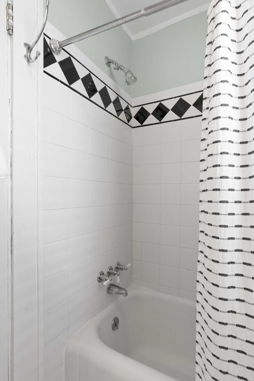 Image 27 of property listing at 237 Gordon Street, Charleston, SC 29403