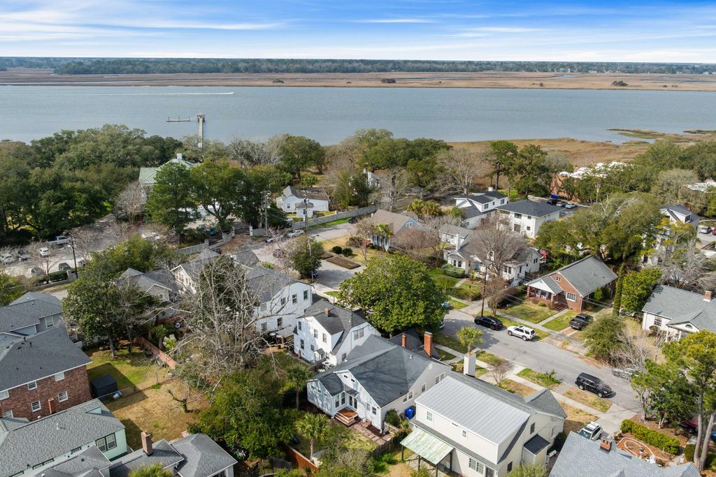 Image 39 of property listing at 237 Gordon Street, Charleston, SC 29403