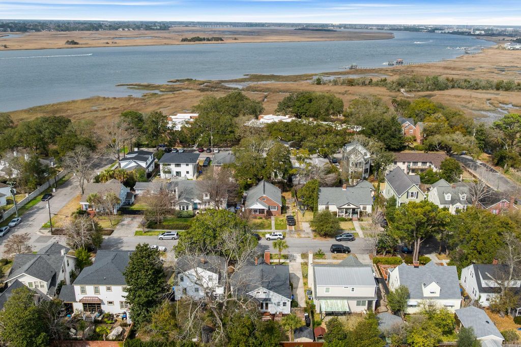 Image 40 of property listing at 237 Gordon Street, Charleston, SC 29403