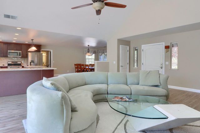 38788 Goldenrod Lane, Oakhurst, CA 93644