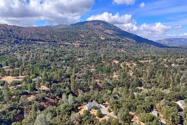 38788 Goldenrod Lane, Oakhurst, CA 93644