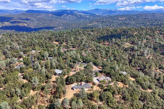 38788 Goldenrod Lane, Oakhurst, CA 93644
