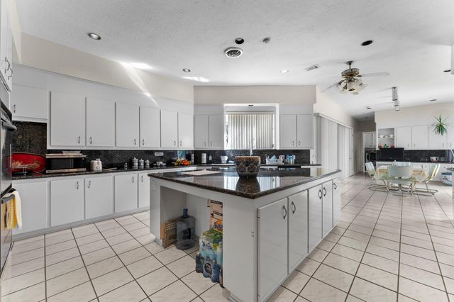 8103 Lake Edge Court, Houston, TX 77071