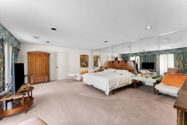 8103 Lake Edge Court, Houston, TX 77071