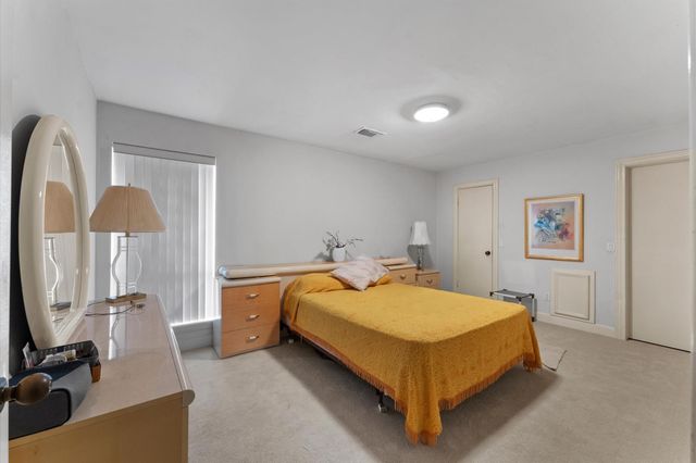 8103 Lake Edge Court, Houston, TX 77071