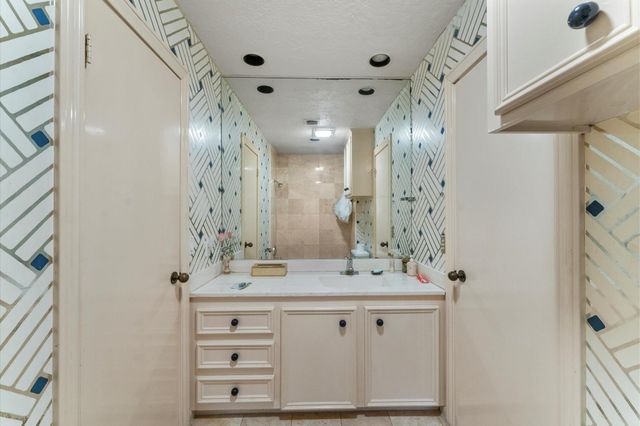 8103 Lake Edge Court, Houston, TX 77071