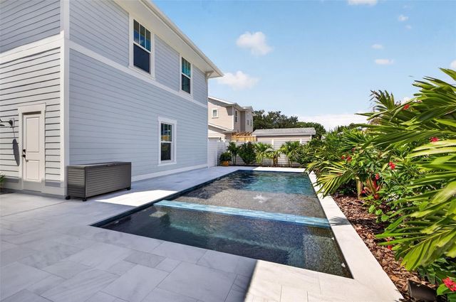 239 39TH AVENUE NE, St Petersburg, FL 33703