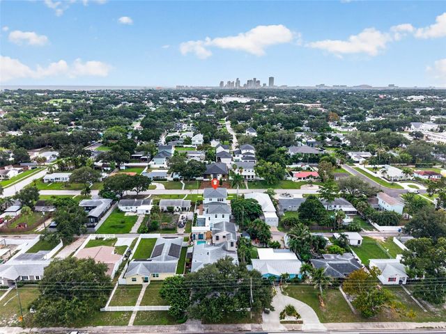 239 39TH AVENUE NE, St Petersburg, FL 33703