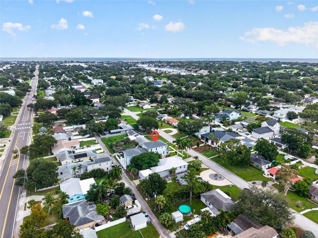 239 39TH AVENUE NE, St Petersburg, FL 33703