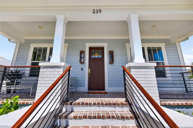 239 39TH AVENUE NE, St Petersburg, FL 33703
