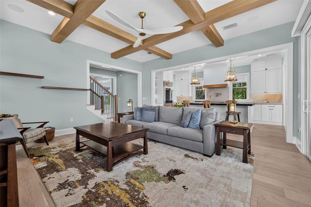 239 39TH AVENUE NE, St Petersburg, FL 33703