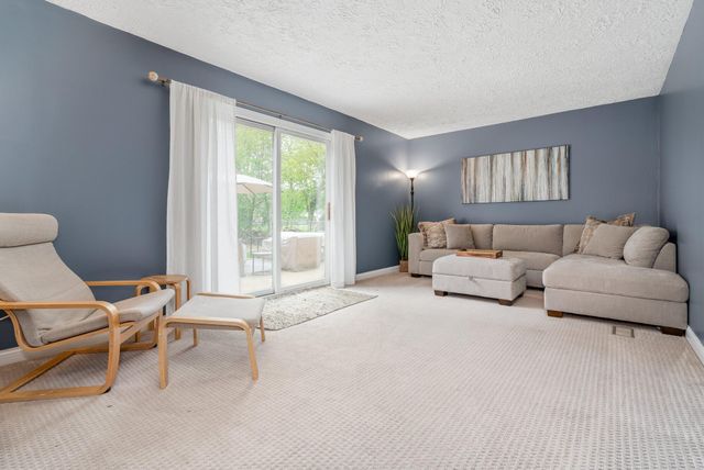 1027 Piccadilly Road, Kalamazoo, MI 49006