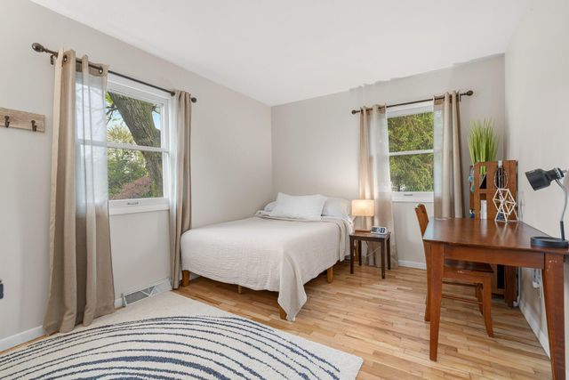 1027 Piccadilly Road, Kalamazoo, MI 49006