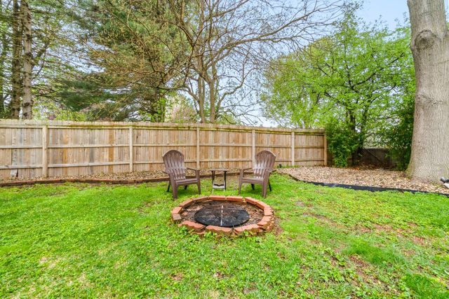 1027 Piccadilly Road, Kalamazoo, MI 49006