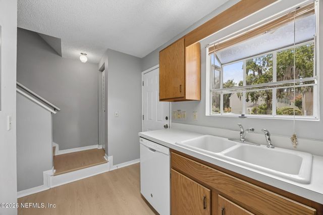 111 1ST Street 28, Jacksonville, FL 32206