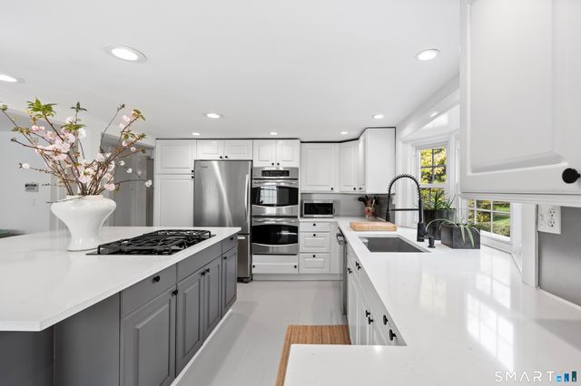 4 Wake Robin Road, Westport, CT 06880