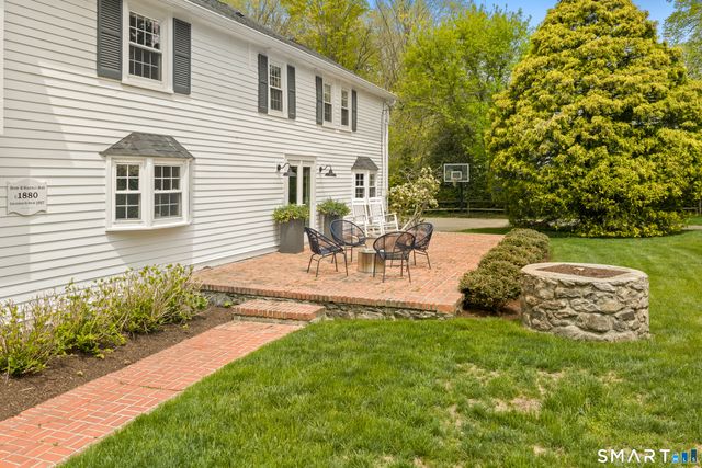 4 Wake Robin Road, Westport, CT 06880