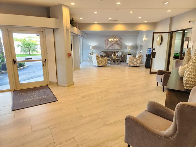 1200 HIBISCUS Avenue 1006, Pompano Beach, FL 33062