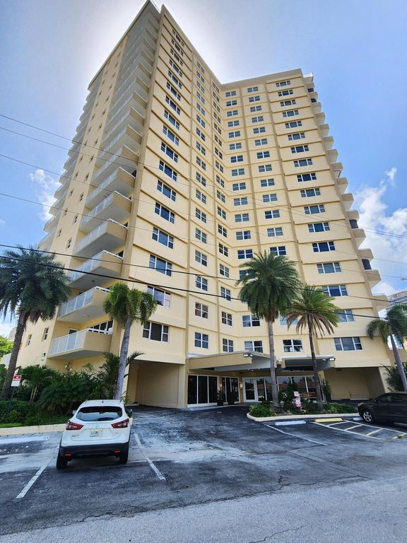 1200 HIBISCUS Avenue 1006, Pompano Beach, FL 33062