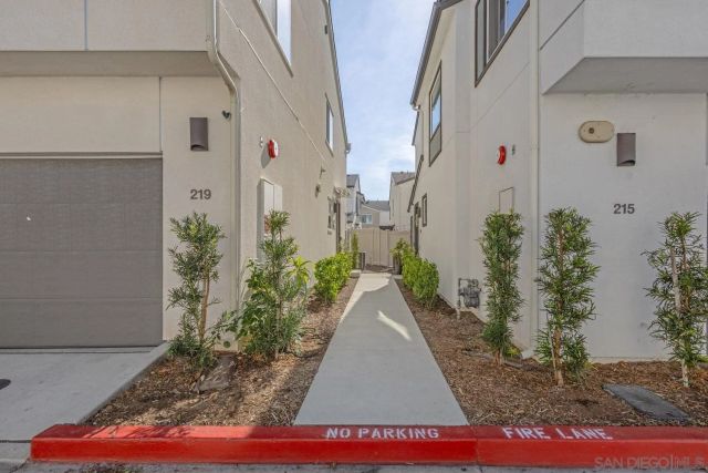 219 Canopy Trails Place, Fallbrook, CA 92028