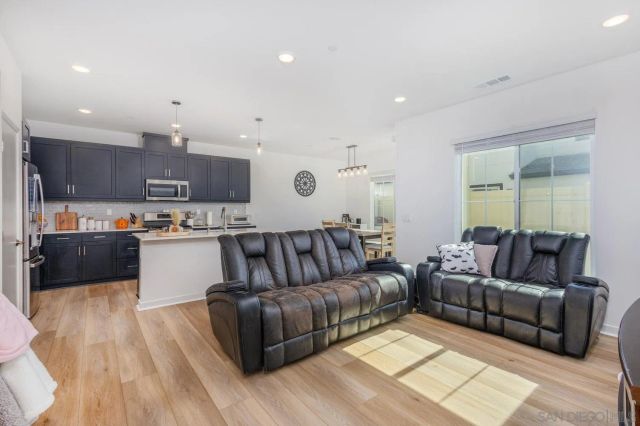 219 Canopy Trails Place, Fallbrook, CA 92028