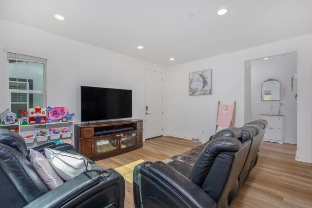 219 Canopy Trails Place, Fallbrook, CA 92028