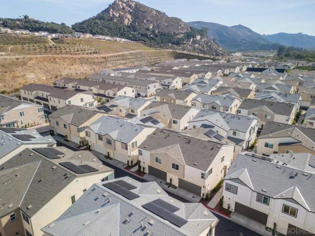 219 Canopy Trails Place, Fallbrook, CA 92028