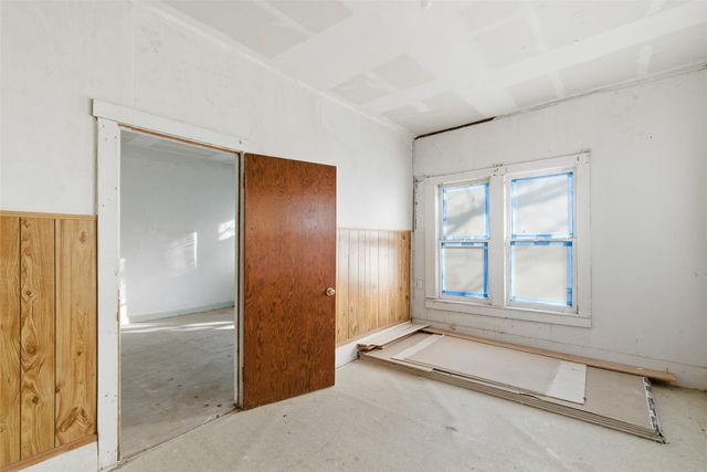 309 S Ostrom Avenue, Eastland, TX 76448