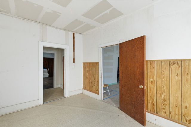 309 S Ostrom Avenue, Eastland, TX 76448