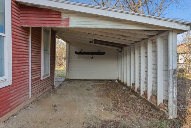 309 S Ostrom Avenue, Eastland, TX 76448