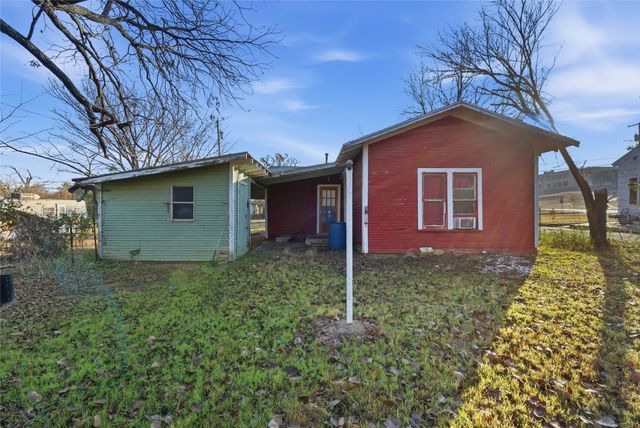 309 S Ostrom Avenue, Eastland, TX 76448
