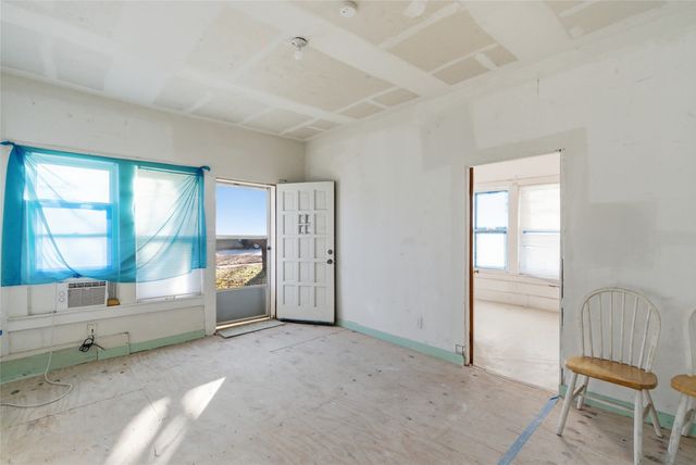 309 S Ostrom Avenue, Eastland, TX 76448