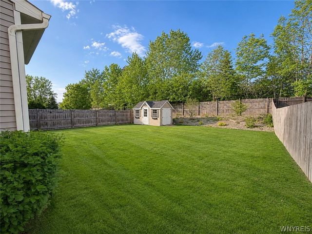 11 Scooter Lane, Hamburg, NY 14075
