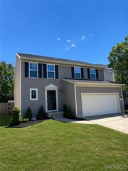 11 Scooter Lane, Hamburg, NY 14075