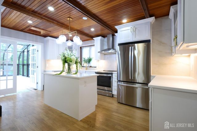 657 Amboy Avenue, Edison, NJ 08837
