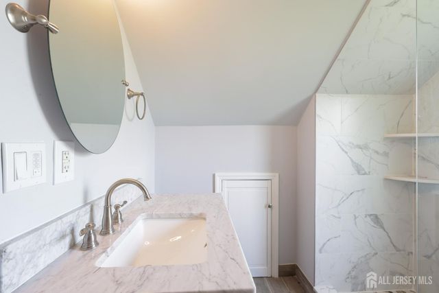 657 Amboy Avenue, Edison, NJ 08837