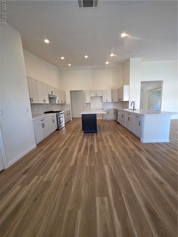 7430 Bisonwood Avenue, Las Vegas, NV 89131