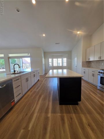7430 Bisonwood Avenue, Las Vegas, NV 89131