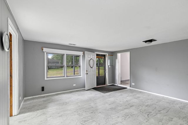 7N066 Woodlawn Avenue, St. Charles, IL 60174