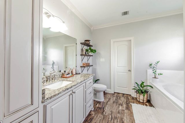 108 Rue Stephen Michael, Schriever, LA 70395