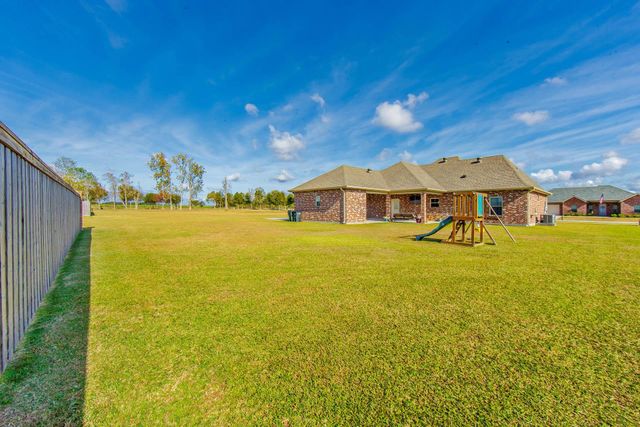 108 Rue Stephen Michael, Schriever, LA 70395