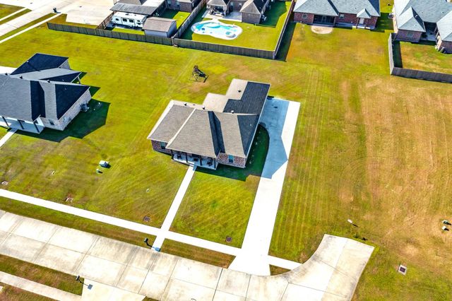 108 Rue Stephen Michael, Schriever, LA 70395