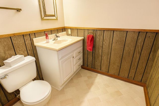 3631 Manor Drive, Highland, IN 46322