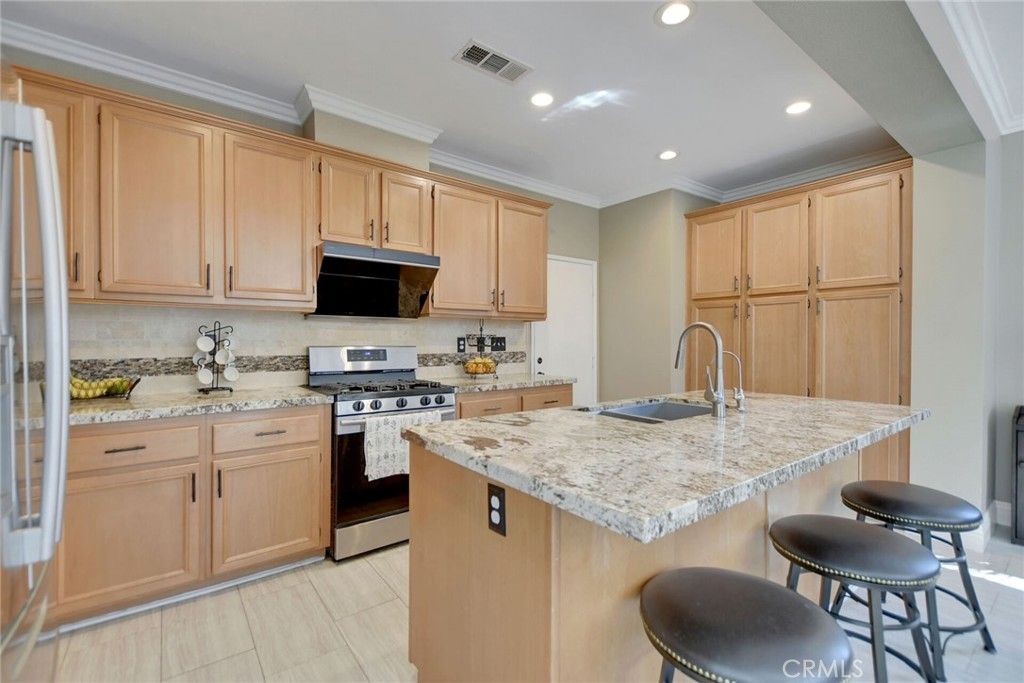 Image 10 of property listing at 4330 Altivo Lane, Corona, CA 92883