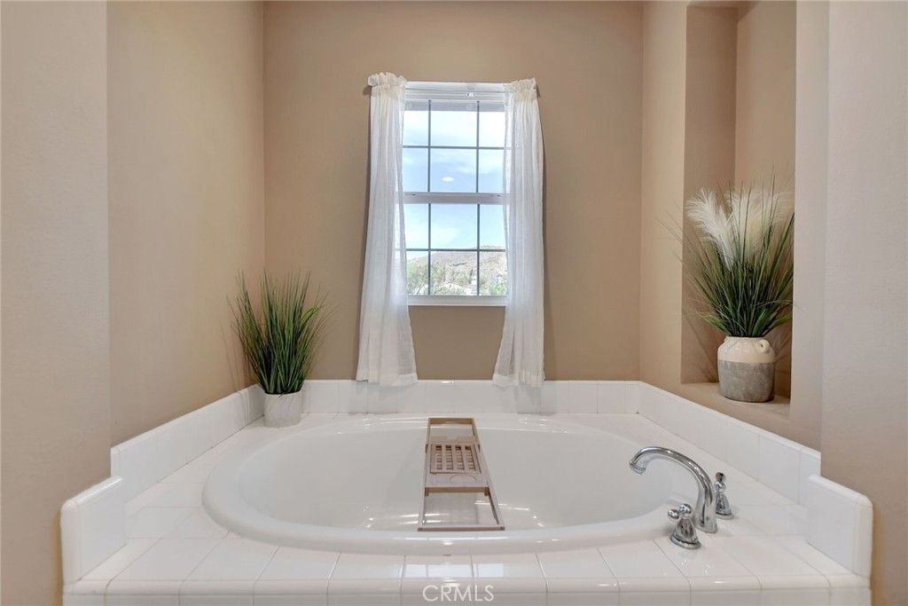 Image 24 of property listing at 4330 Altivo Lane, Corona, CA 92883