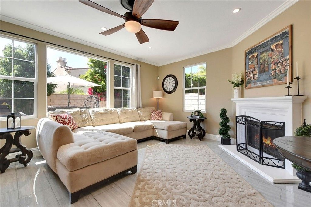 Image 4 of property listing at 4330 Altivo Lane, Corona, CA 92883