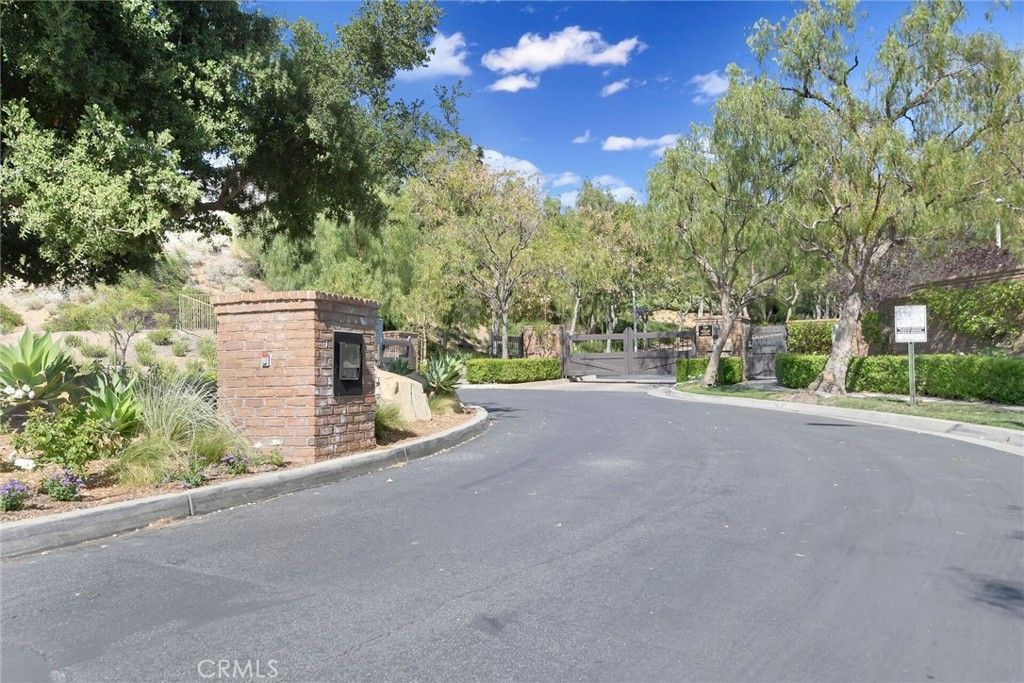 Image 43 of property listing at 4330 Altivo Lane, Corona, CA 92883