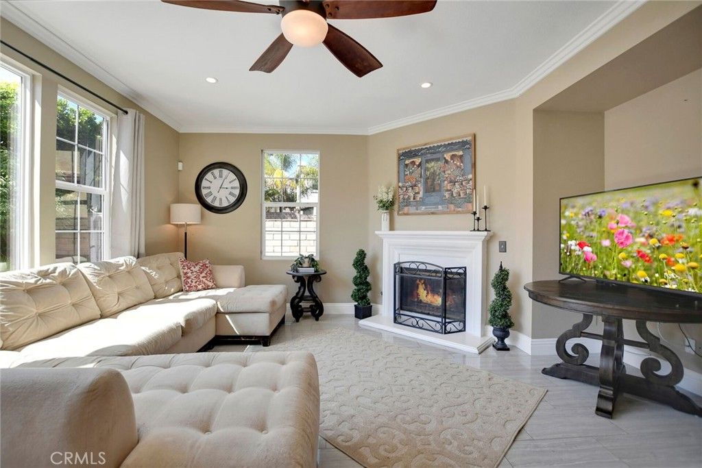 Image 5 of property listing at 4330 Altivo Lane, Corona, CA 92883