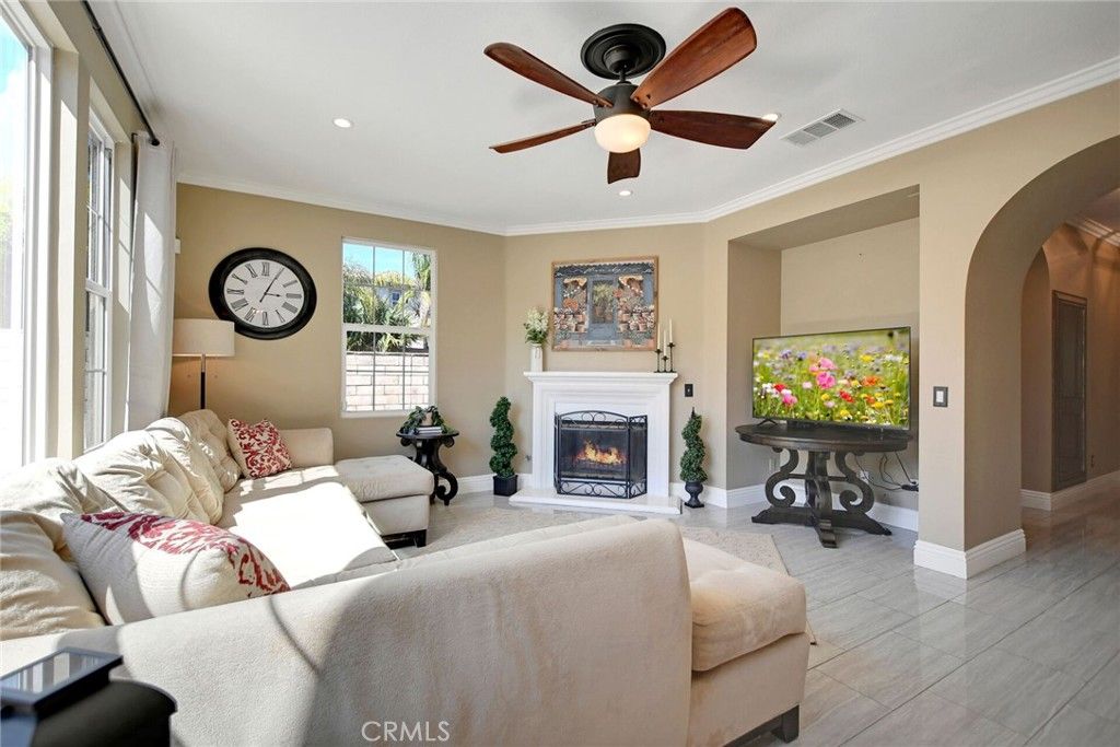 Image 6 of property listing at 4330 Altivo Lane, Corona, CA 92883